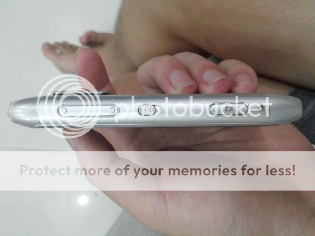 Nokia N8 màu bạc - 1